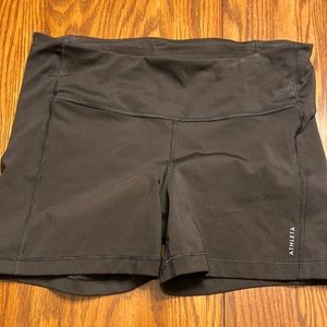Athleta ultimate run shortie large black